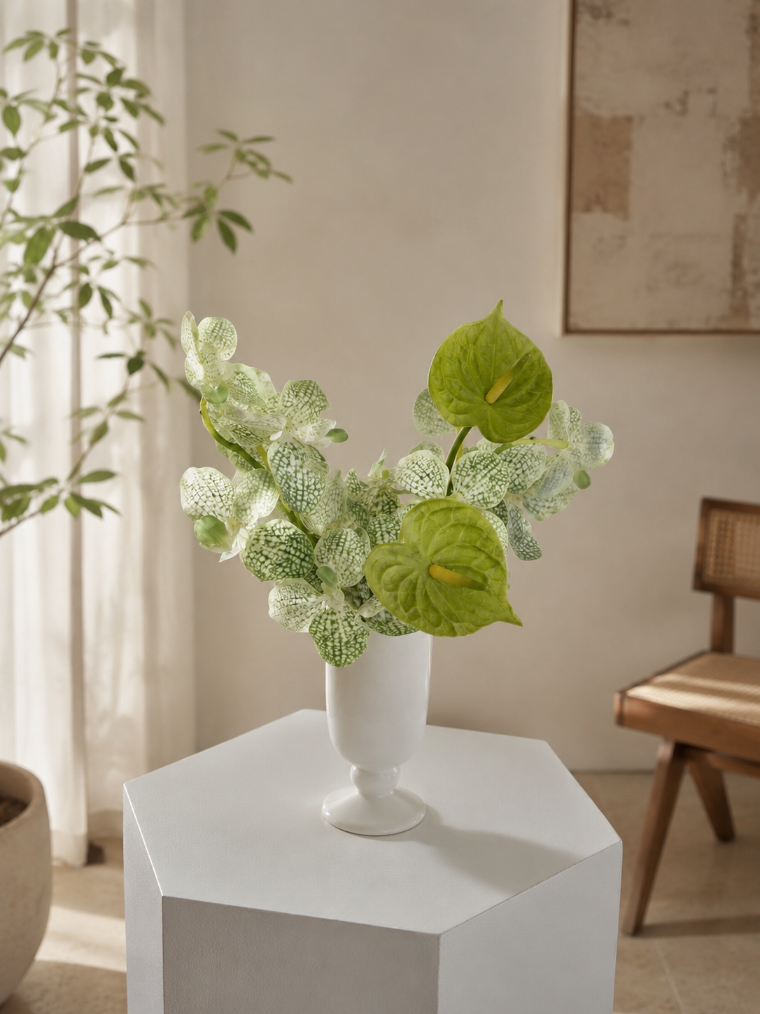 PO001 floral object in a ceramic vessel